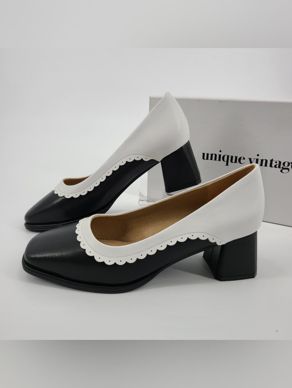 Unique Vintage Black and White Scalloped Block Heel Pumps Size 6